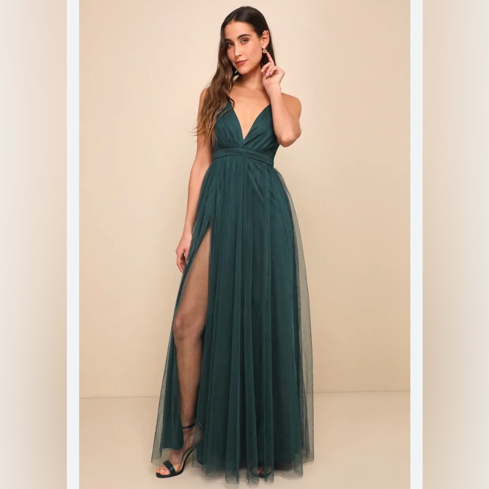 Lulu's Green Maxi Gown Plunge Neckline Sleeveless